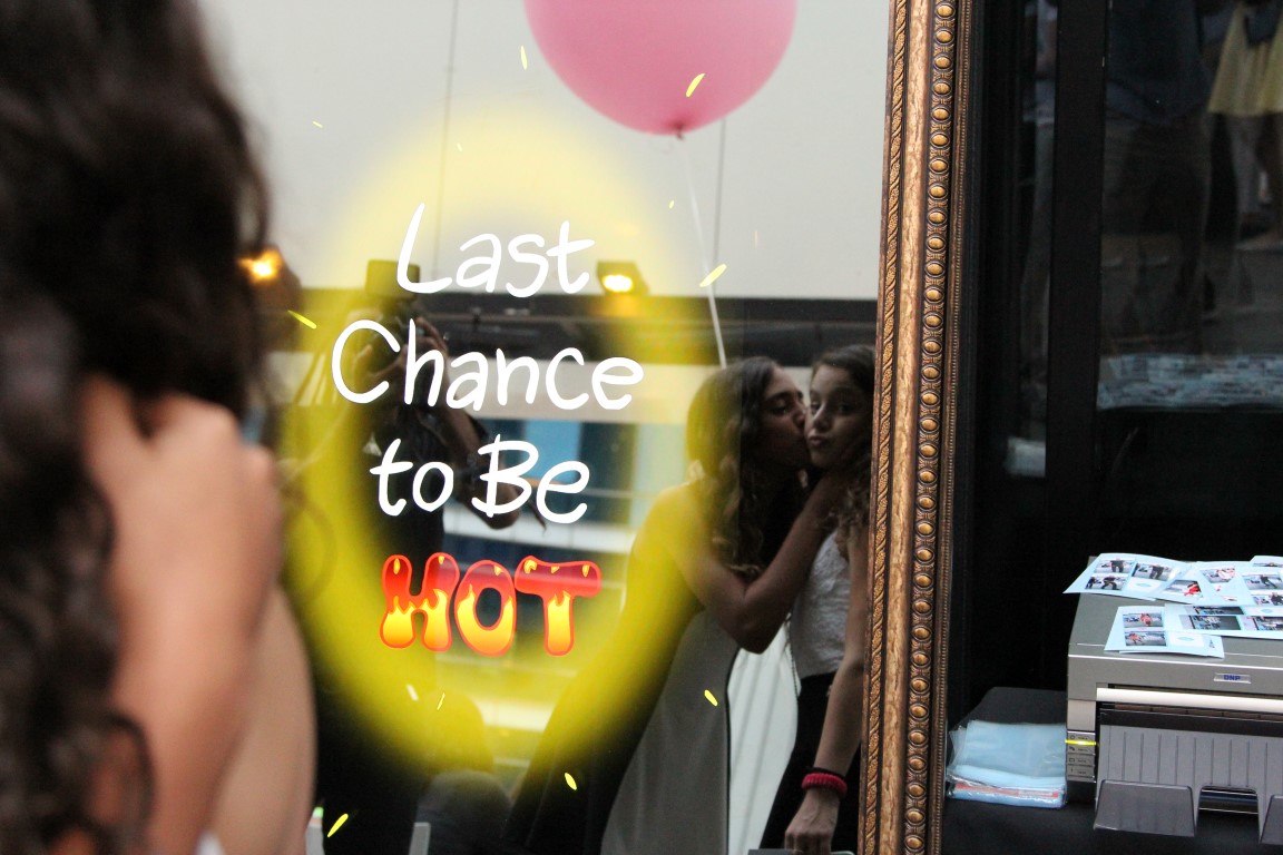 Mirror booth close-up